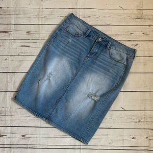 Women’s skirt, light denim distress pencil size M